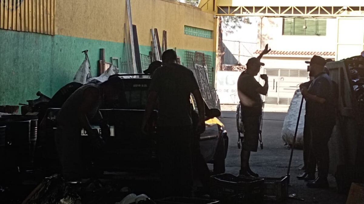 ferro velho zona leste